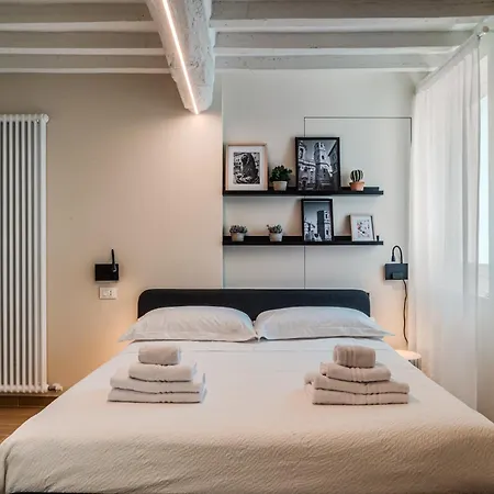 La Torre Downtown A בית הארחה 3*