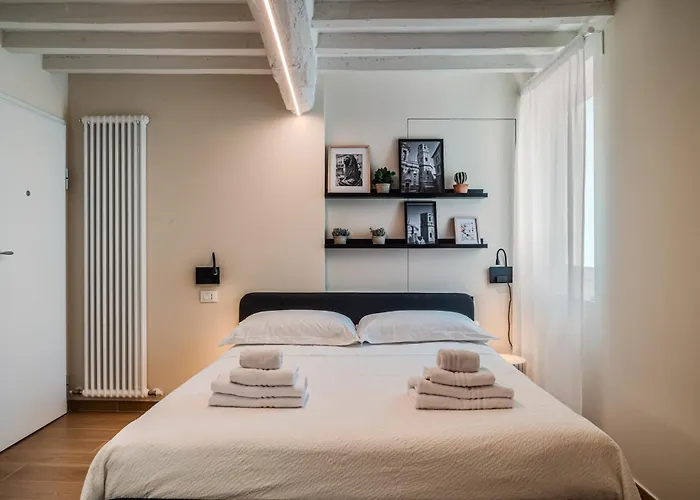 La Torre Downtown A בית הארחה 3*