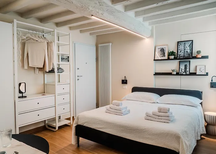 בית הארחה La Torre Downtown A 3*